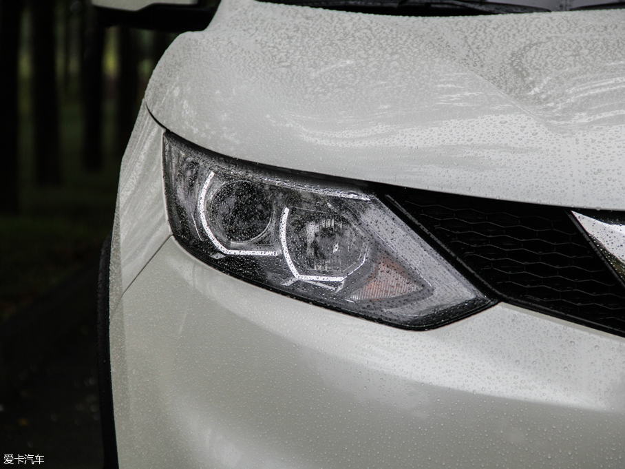 2016п 2.0L XV Rrem CVTA