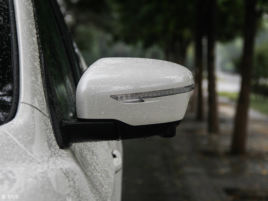 2016п 2.0L XV Rrem CVTA