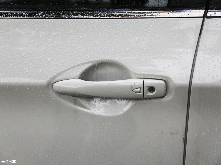 2016п 2.0L XV Rrem CVTA