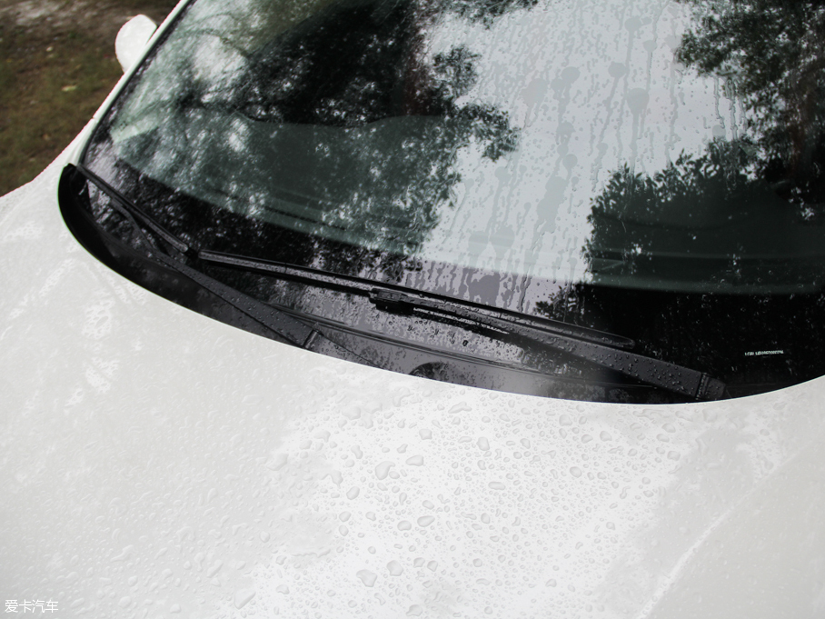 2016п 2.0L XV Rrem CVTA