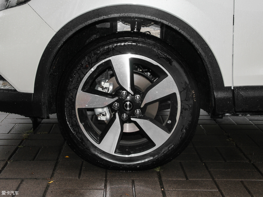 2016п 2.0L XV Rrem CVTA