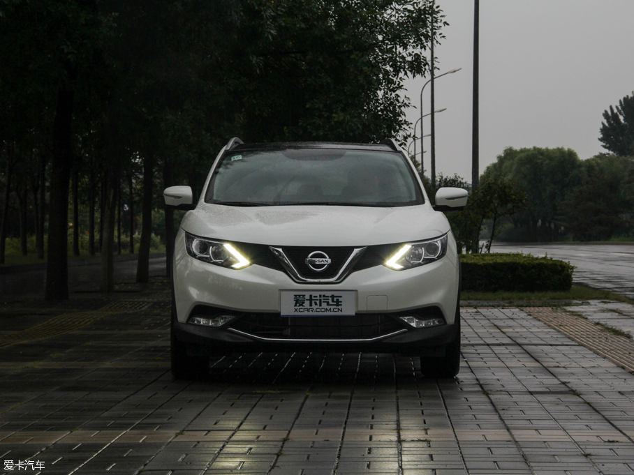 2016п 2.0L XV Rrem CVTA