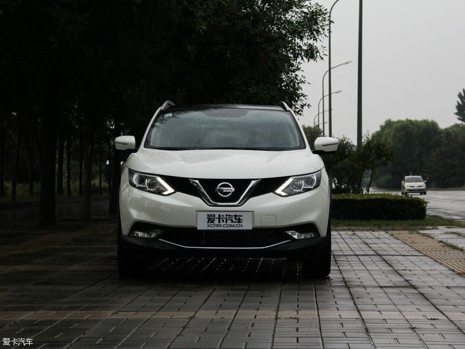 2016п 2.0L XV Rrem CVTA