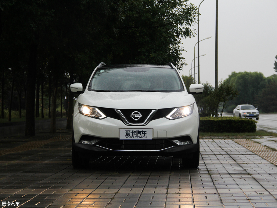 2016п 2.0L XV Rrem CVTA