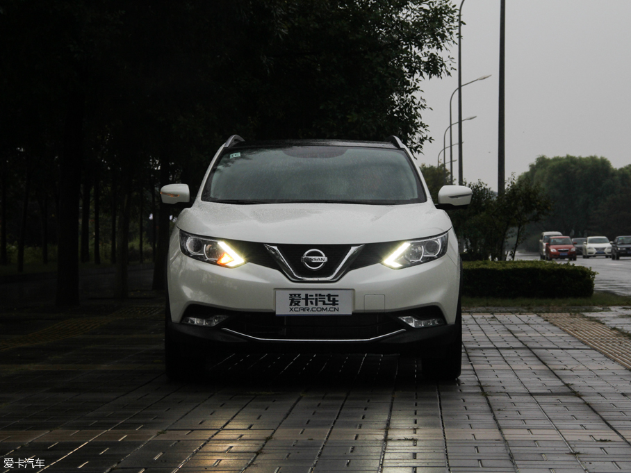 2016п 2.0L XV Rrem CVTA