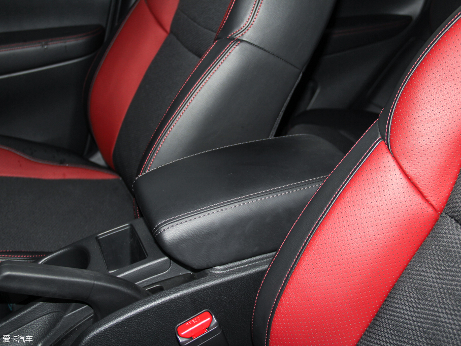 2016п 2.0L XV Rrem CVTA