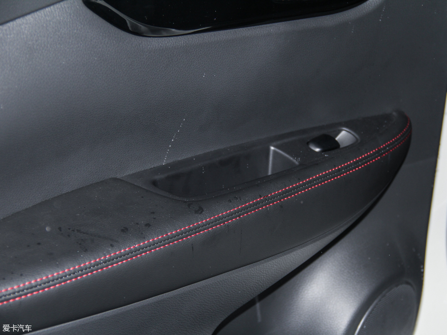 2016п 2.0L XV Rrem CVTA