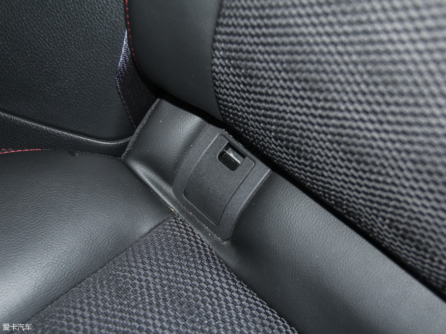 2016п 2.0L XV Rrem CVTA