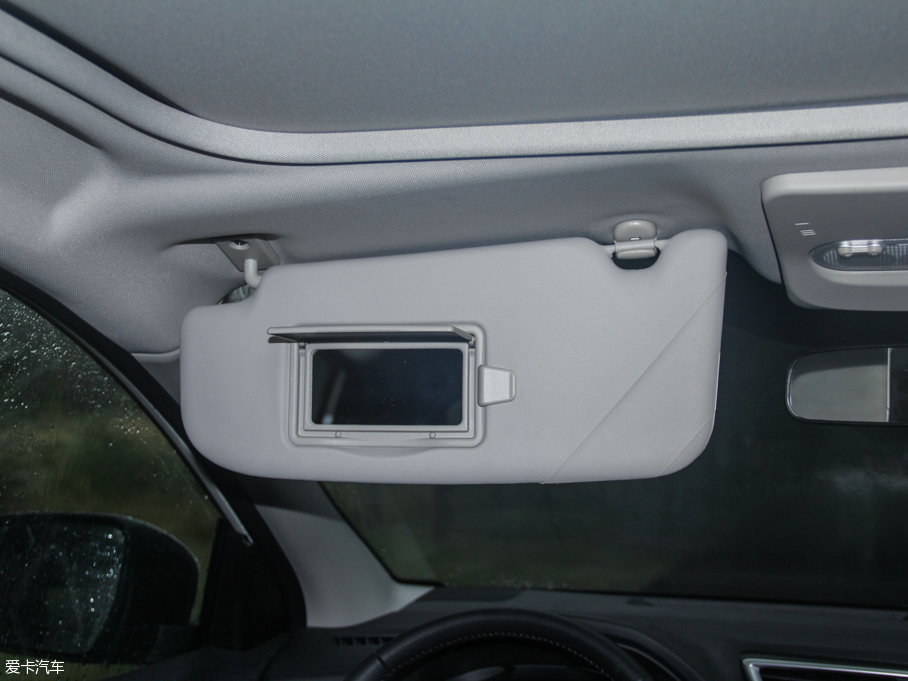 2016п 2.0L XV Rrem CVTA