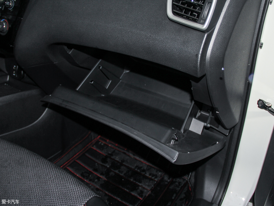 2016п 2.0L XV Rrem CVTA