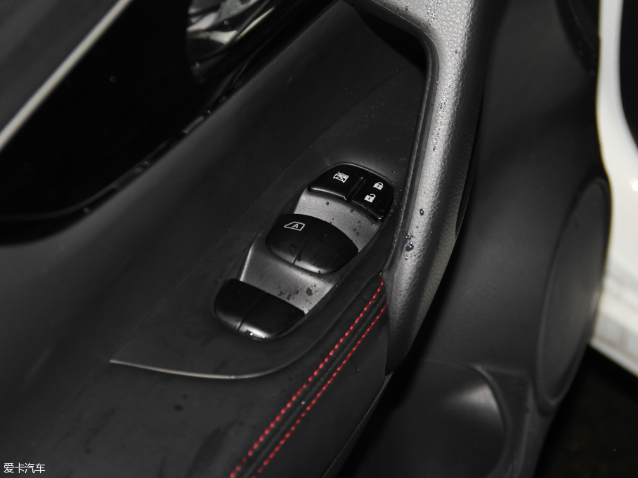 2016п 2.0L XV Rrem CVTA