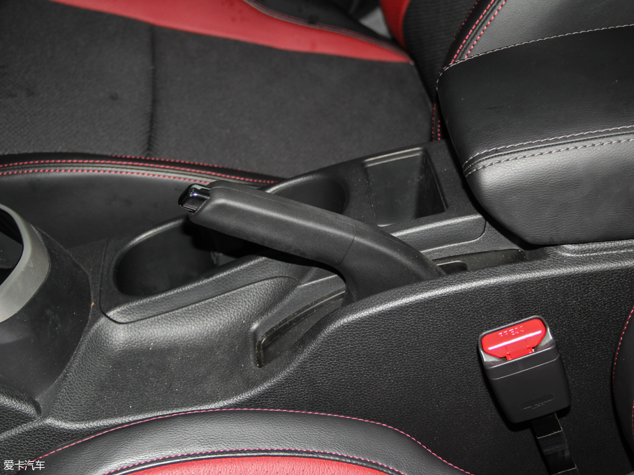 2016п 2.0L XV Rrem CVTA