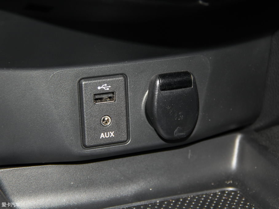 2016п 2.0L XV Rrem CVTA