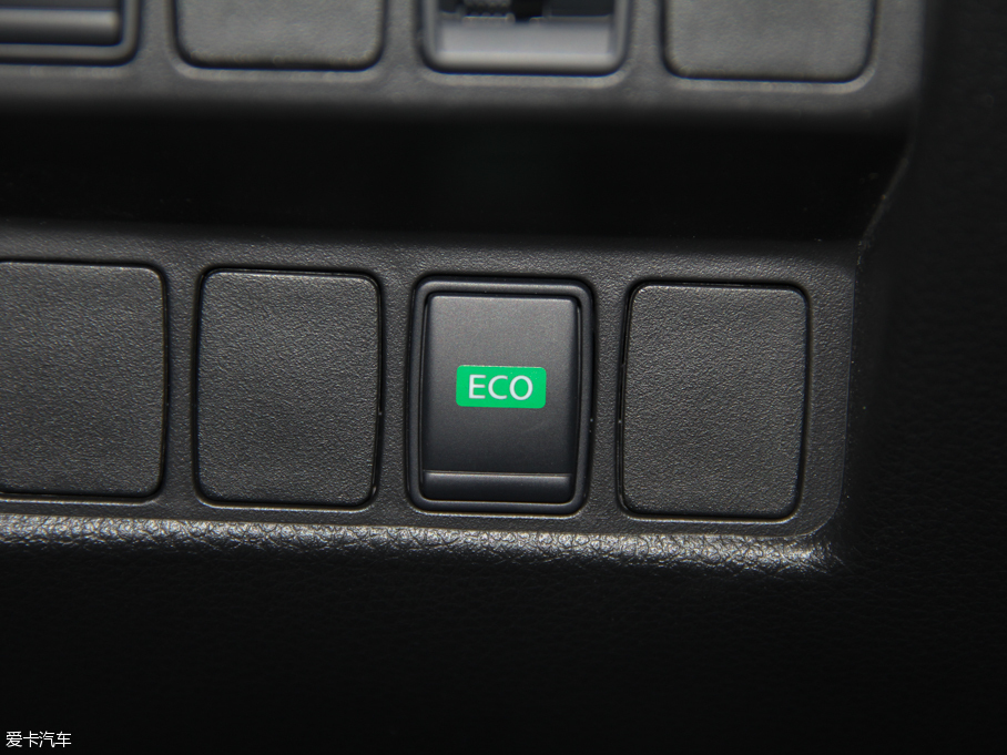 2016п 2.0L XV Rrem CVTA