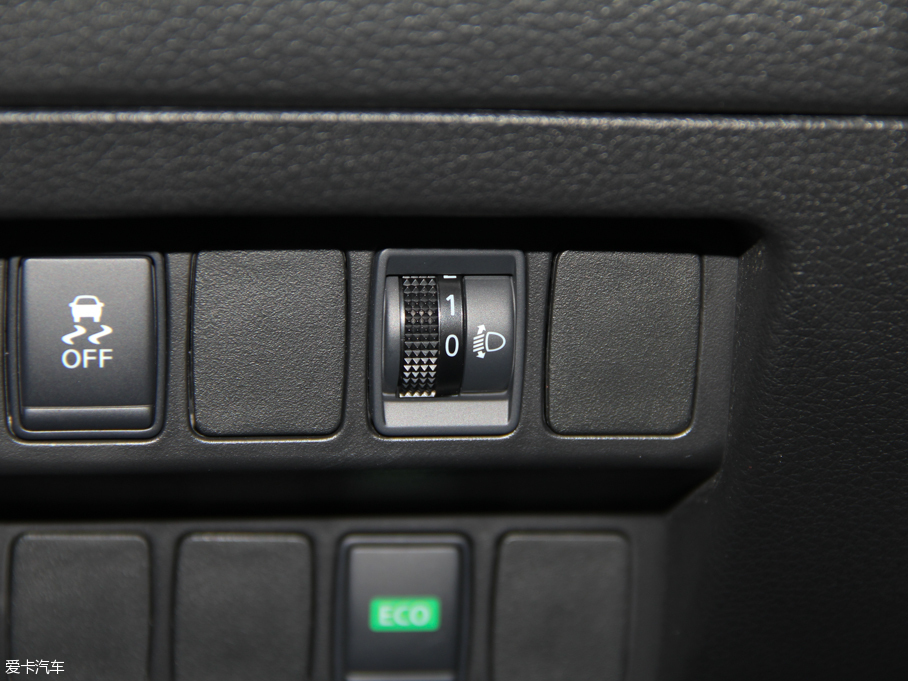 2016п 2.0L XV Rrem CVTA