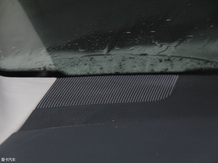 2016п 2.0L XV Rrem CVTA