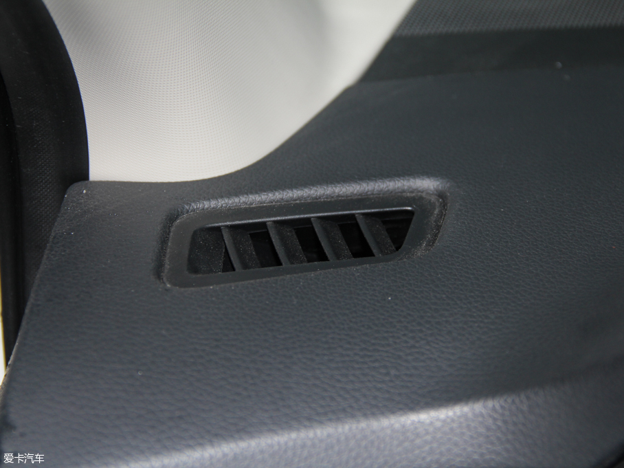 2016п 2.0L XV Rrem CVTA