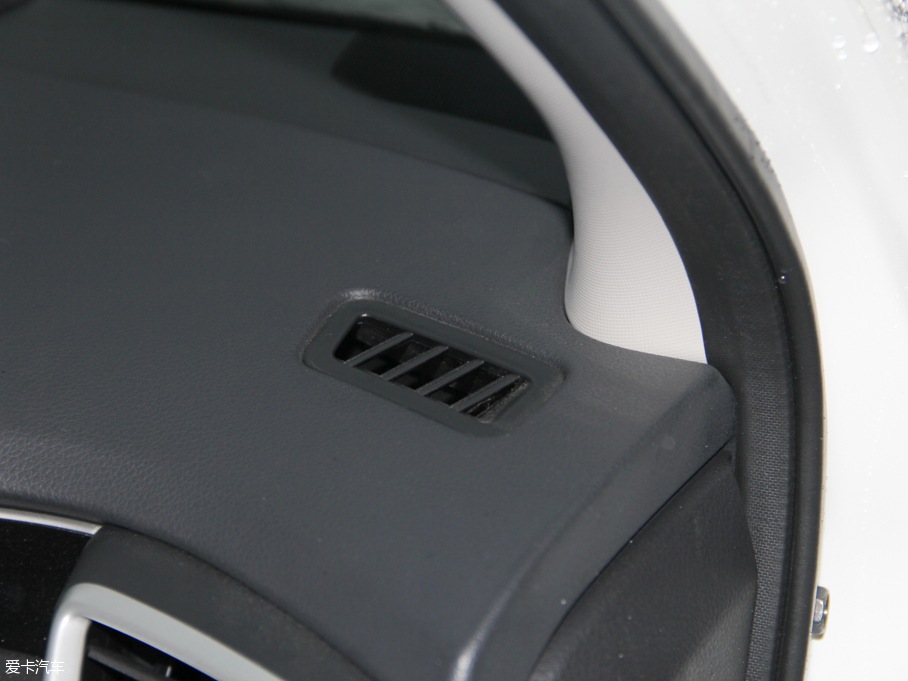 2016п 2.0L XV Rrem CVTA