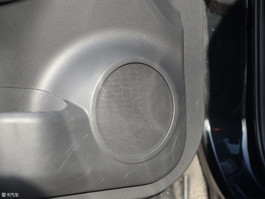 2016п 2.0L XV NAVI CVT