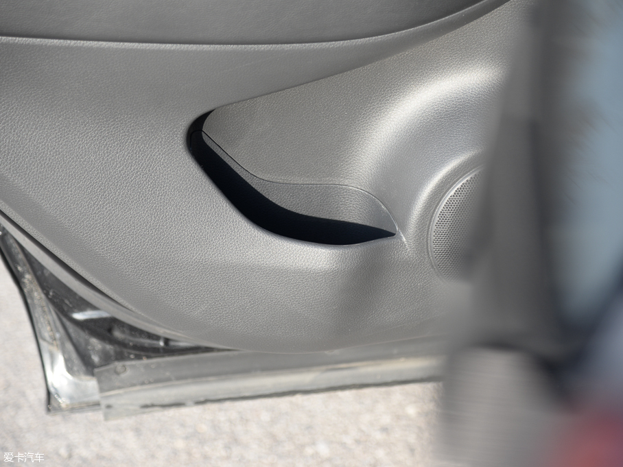 2016п 2.0L XV NAVI CVT