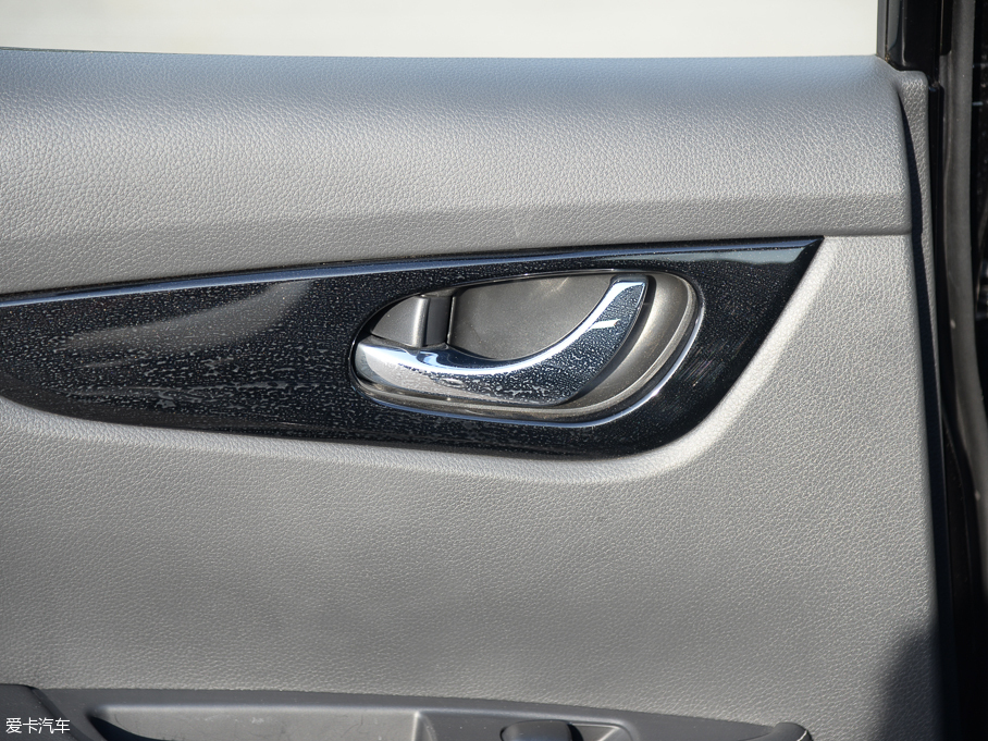 2016п 2.0L XV NAVI CVT