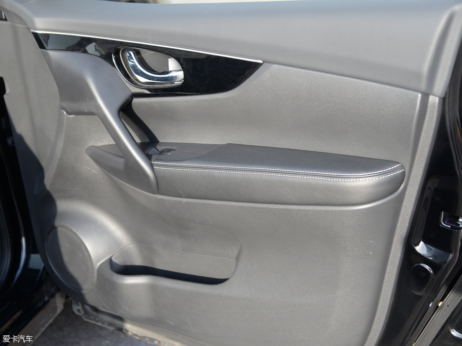 2016п 2.0L XV NAVI CVT