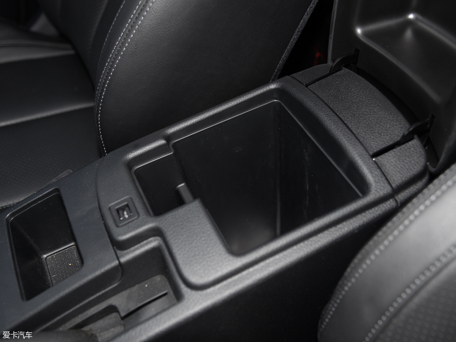 2016п 2.0L XV NAVI CVT