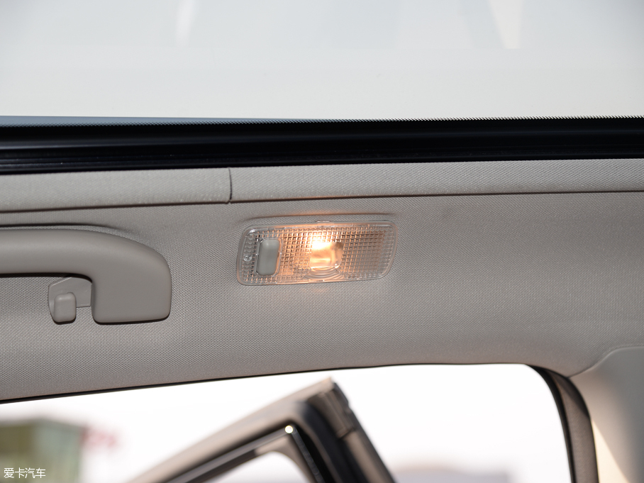 2016п 2.0L XV NAVI CVT