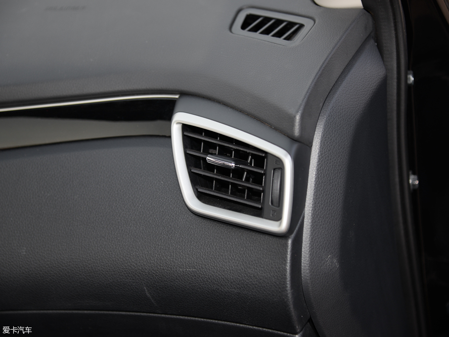 2016п 2.0L XV NAVI CVT