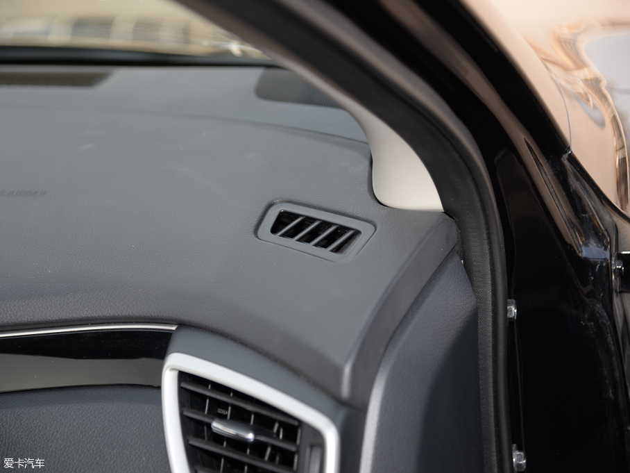 2016п 2.0L XV NAVI CVT