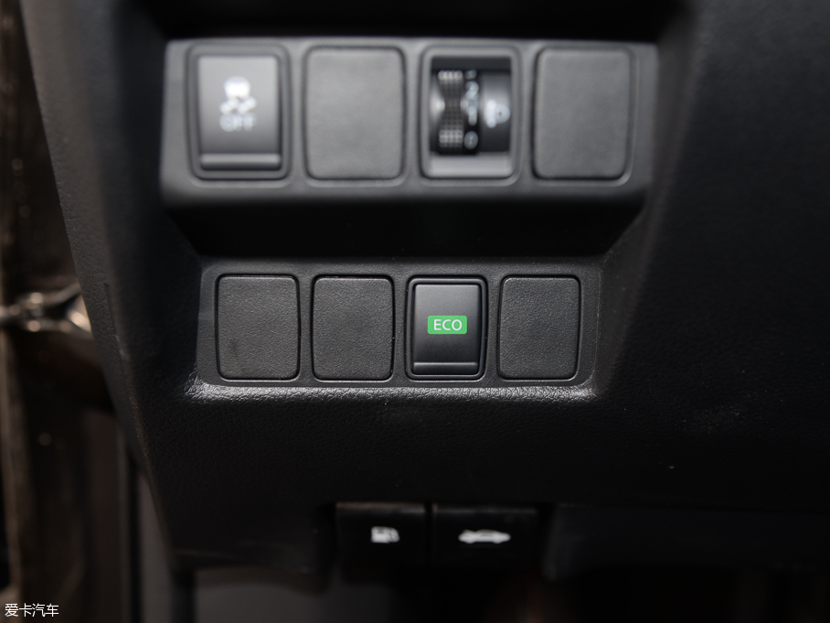 2016п 2.0L XV NAVI CVT