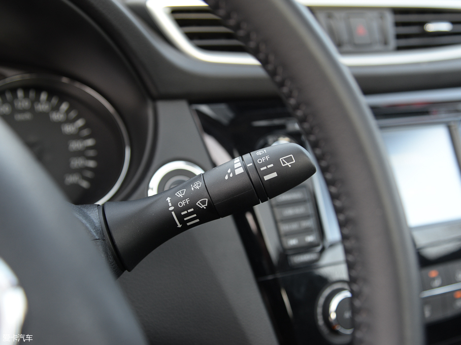 2016п 2.0L XV NAVI CVT