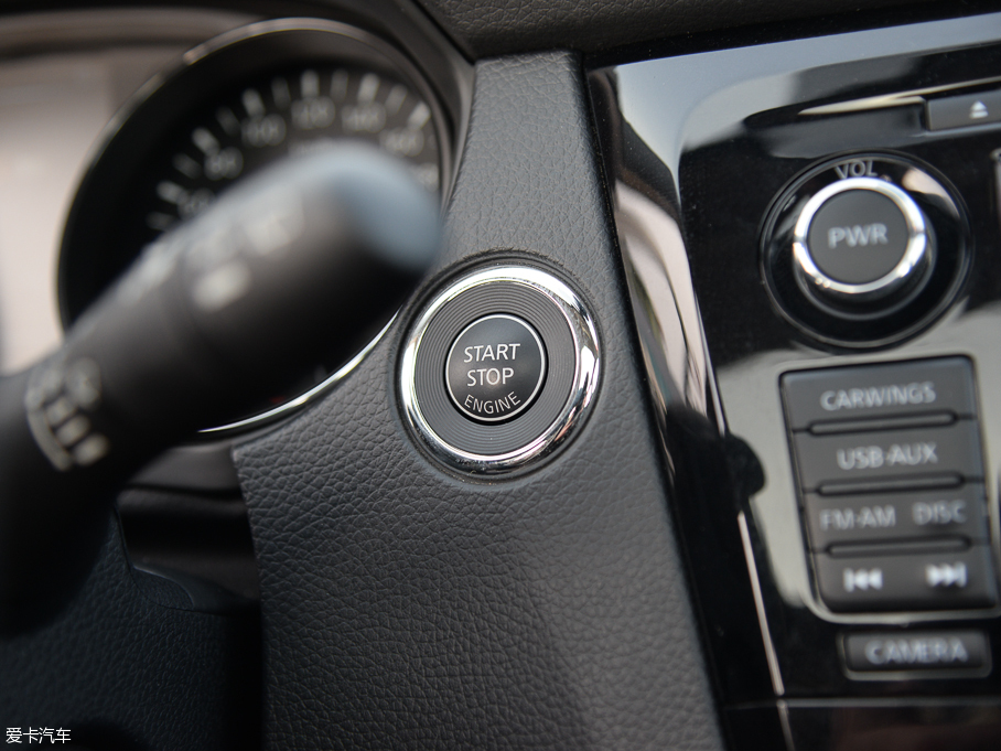 2016п 2.0L XV NAVI CVT