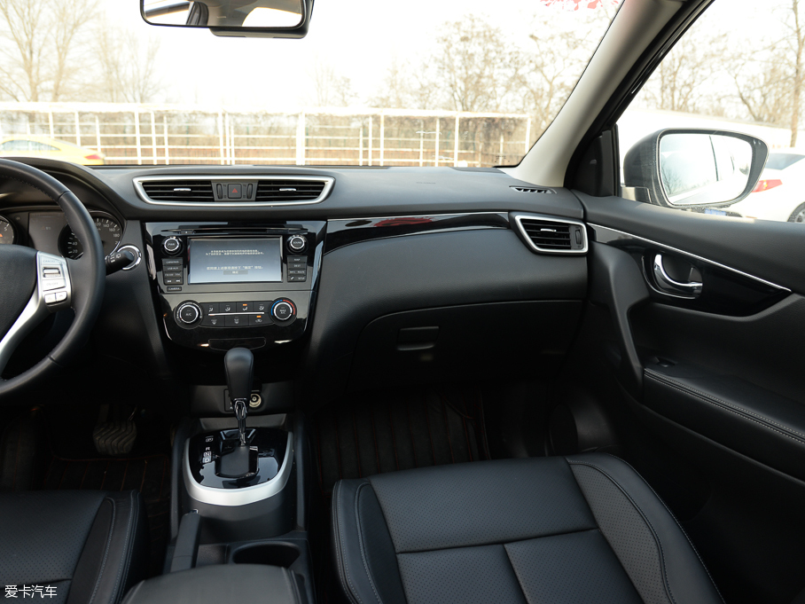 2016п 2.0L XV NAVI CVT