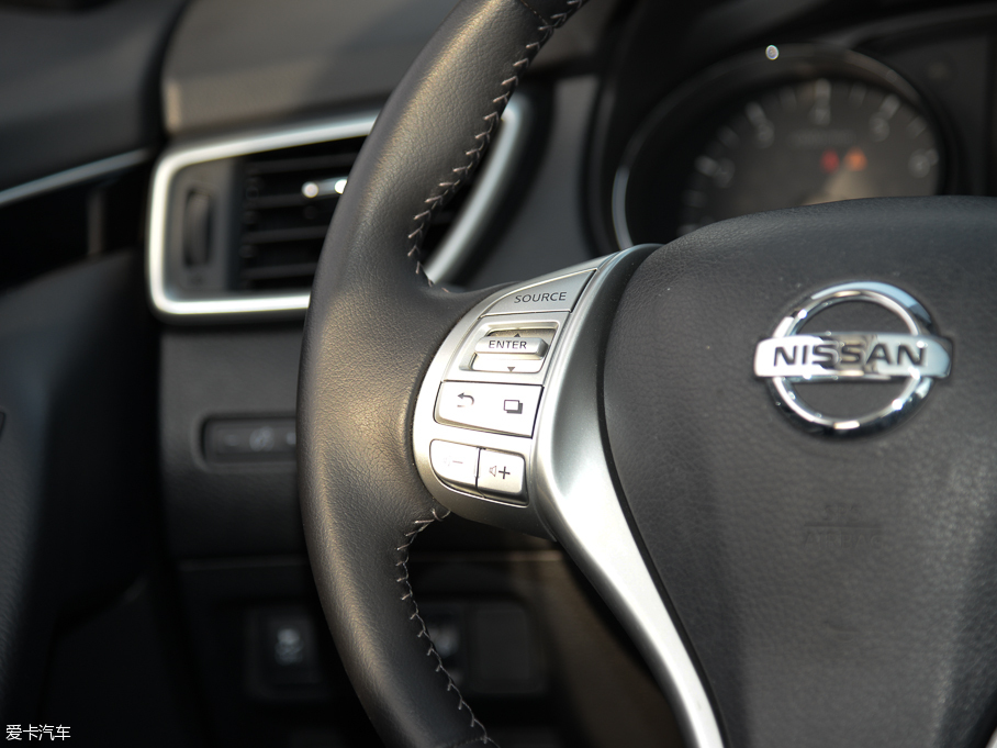 2016п 2.0L XV NAVI CVT