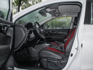2016款2.0L XV Rrem CVT豪华版 前排空间