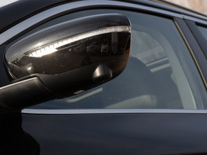 20162.0L XV NAVI CVT ^