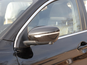 20162.0L XV NAVI CVT ^