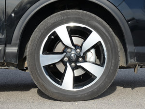 2016款2.0L XV NAVI CVT尊享版 轮圈