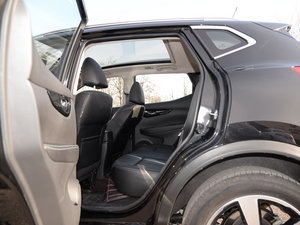 2016款2.0L XV NAVI CVT尊享版 后排空间
