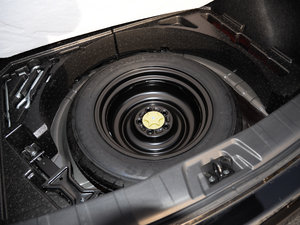 2016款2.0L XV NAVI CVT尊享版 备胎