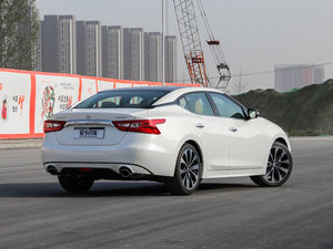2016款2.5L XV 至尊版 整体外观