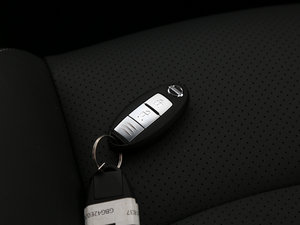 2016款1.6L CVT智尊版 车钥匙