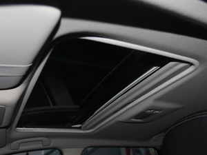 2016款1.6L CVT智尊版 空间座椅