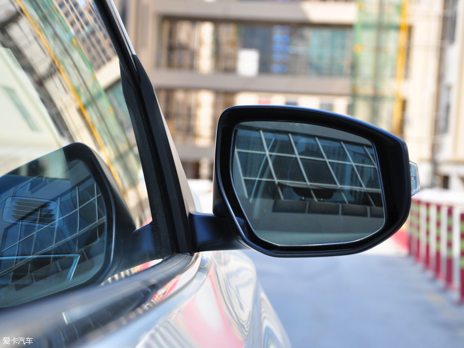 2016��܎�� 1.6XV CVT�����