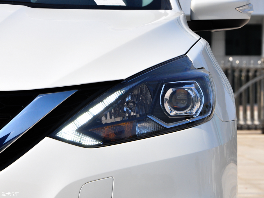 2016��܎�� 1.6XV CVT�����