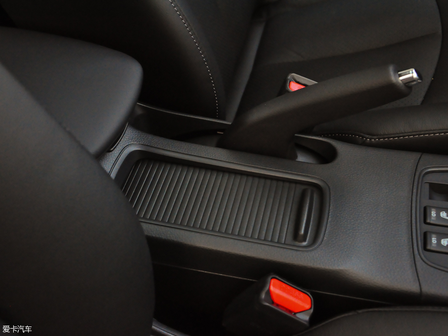 2016��܎�� 1.6XV CVT�����