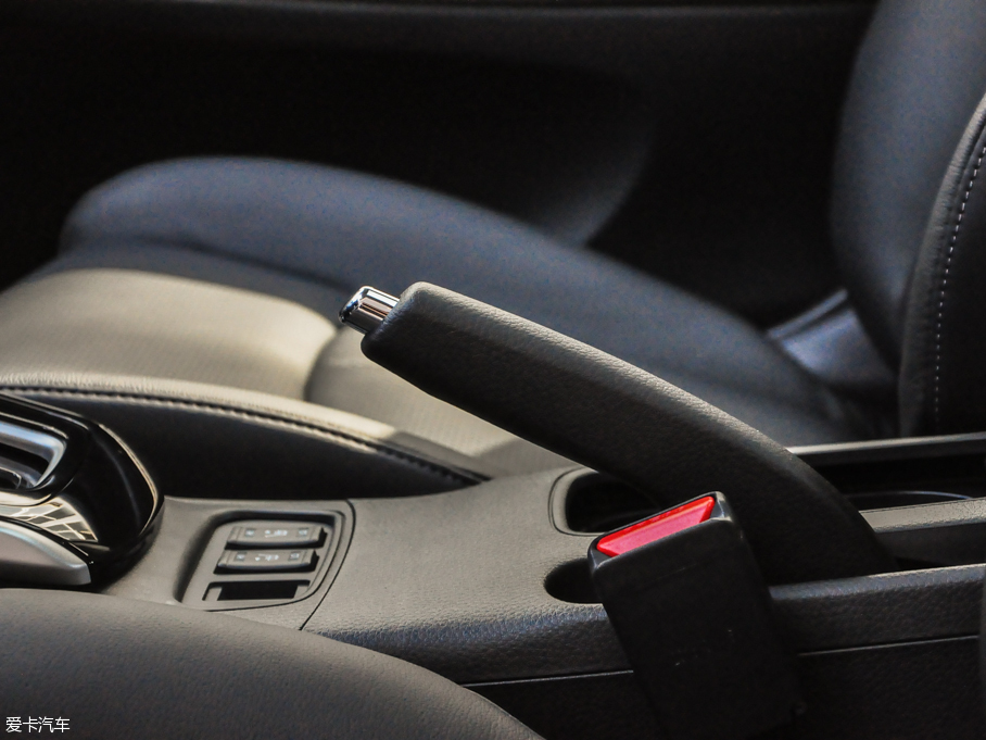 2016��܎�� 1.6XV CVT�����