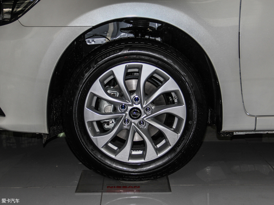 2016��܎�� 1.6XV CVT�����