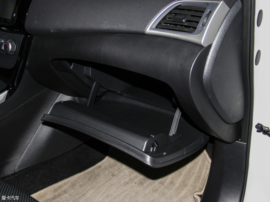 2016��܎�� 1.6XV CVT�����